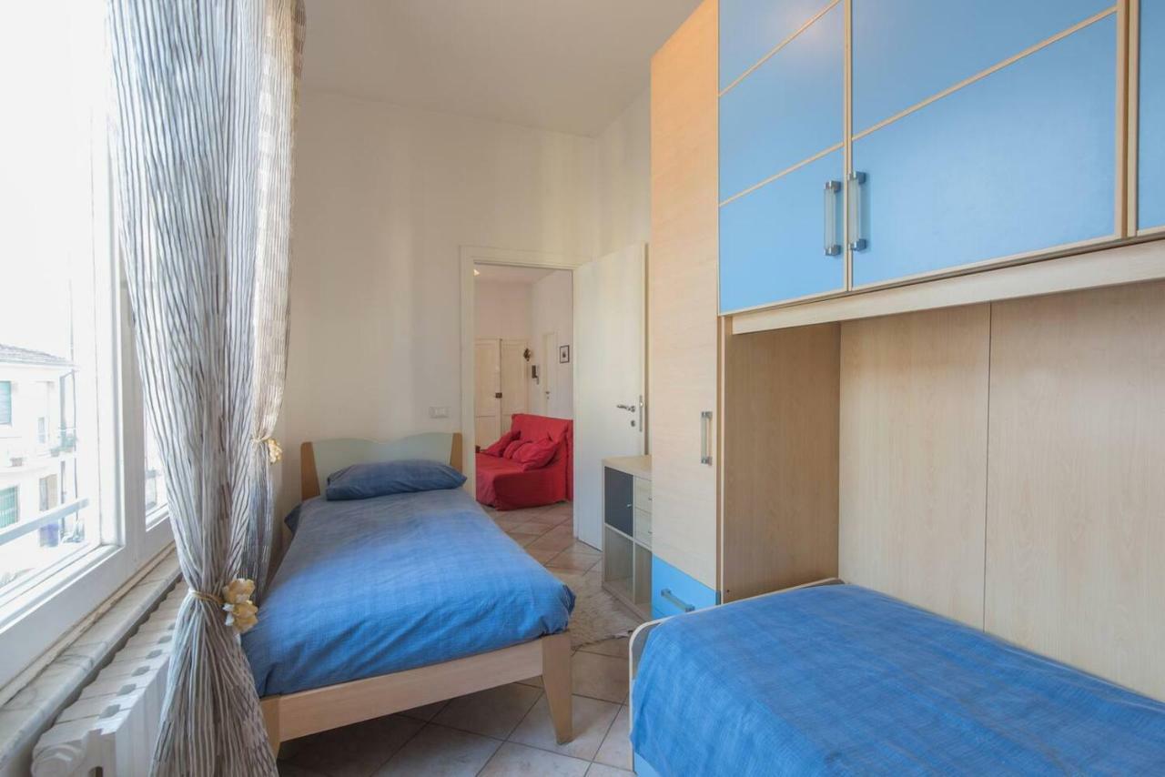 Altido Apt For 8 With Huge Terrace In Old Town Of 비아레지오 외부 사진