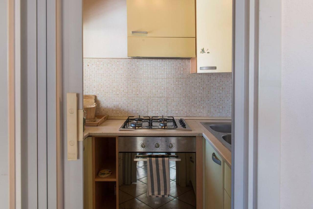 Altido Apt For 8 With Huge Terrace In Old Town Of 비아레지오 외부 사진