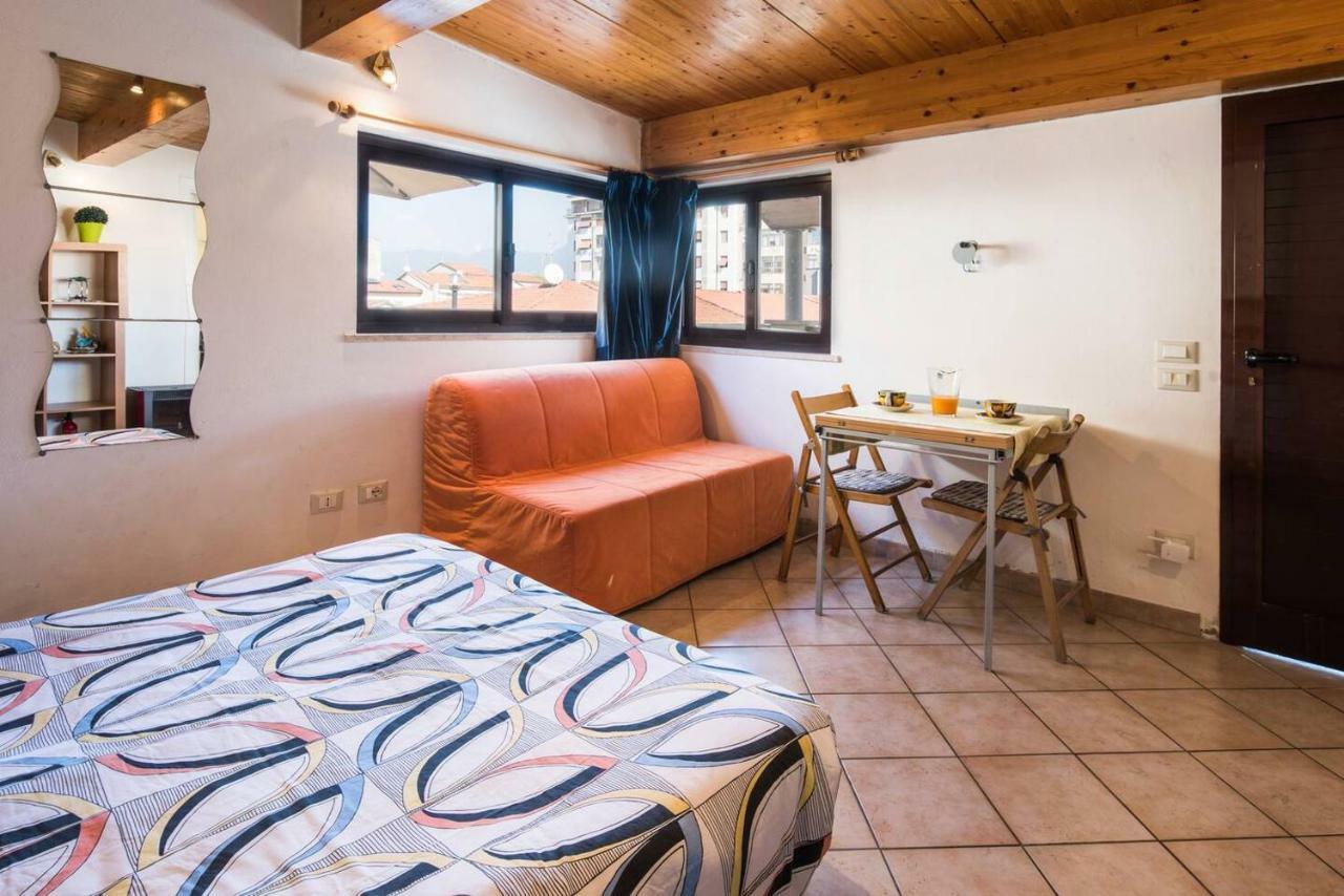 Altido Apt For 8 With Huge Terrace In Old Town Of 비아레지오 외부 사진